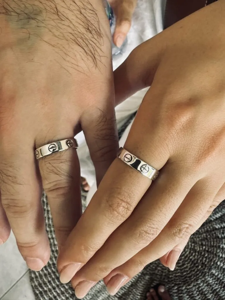Couple making matching silver rings together in a couple class in Sanur, Bali